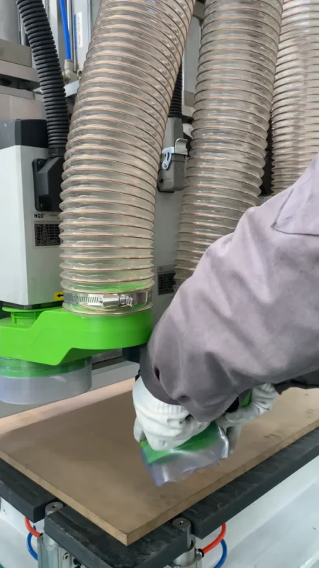 Install the dust cover for the spindle of haloong cnc router